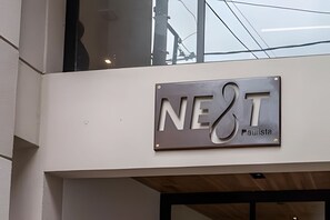 Estúdio básico | Detalhe da fachada