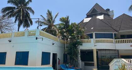 Luxurious 3-bedroom Holiday House With Pool Access in Diani Beach