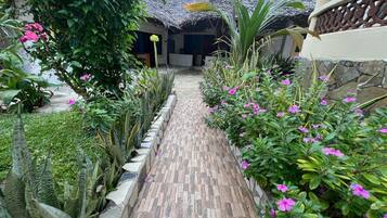 House, 3 Bedrooms, Accessible, Smoking | Garden