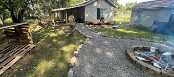 Cozy 2bd cabin in Woodruff! Close to town but far enough away for privacy!
