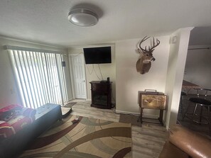 Interior - Cozy 2bd cabin in Woodruff! Close to town but far enough away for privacy! (Woodruff)