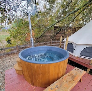 Bain à remous extérieur