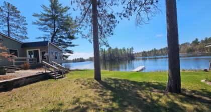 3-bedroom lake house minutes from Pictured Rocks boat cruises and Munising!