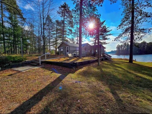 3-bedroom lake house minutes from Pictured Rocks boat cruises and Munising!
