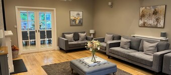 Seaside Sussex Escape - Hot Tub, Game Room, Outdoor Dining, Garden, Pets Welcome