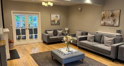 Seaside Sussex Escape - Hot Tub, Game Room, Outdoor Dining, Garden, Pets Welcome