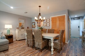 Dining - Relax & Unwind|2BR Sea Pines Getaway (Hilton Head Island)
