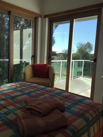 5 bedrooms, iron/ironing board, WiFi, bed sheets. Residencial Monte Gordo Golf Rei Algarve