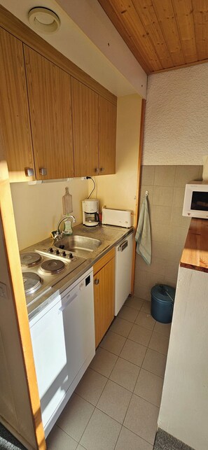 Private kitchen - Val Thorens - 40m2 - South-west balconies with nice view - Pied des Pistes (Les Belleville)
