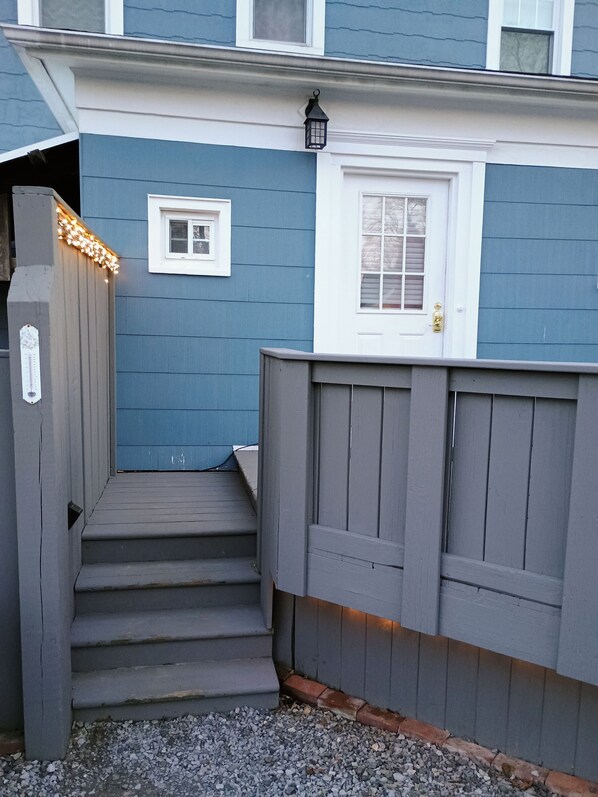 Exterior detail - Amityville Spacious .....Steps to Town. (Amityville)