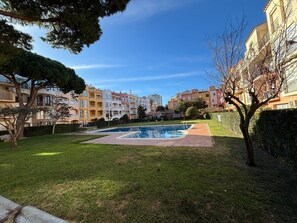 Property grounds - Apartment in Empuriabrava 150 meters from the sea, in a residence with 3 swimming pools (Empuriabrava)