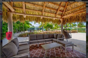 Terrace/patio - Paradise Point -Pet friendly 
Oceanfront Luxury with Pool/ Dock/outdoor kitchen. (Marathon)