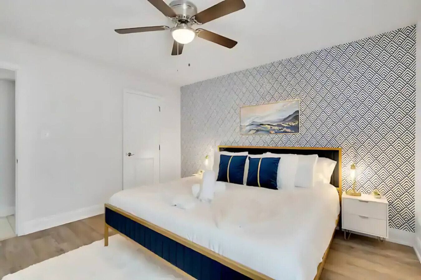 2 bedrooms, desk, iron/ironing board, WiFi