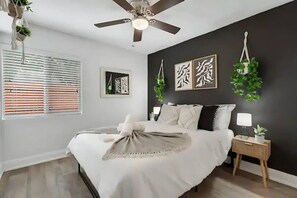 2 bedrooms, desk, iron/ironing board, WiFi