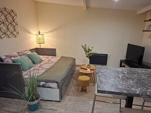 Interior - Cosy, comfortable studio! (Tremblay-en-France)