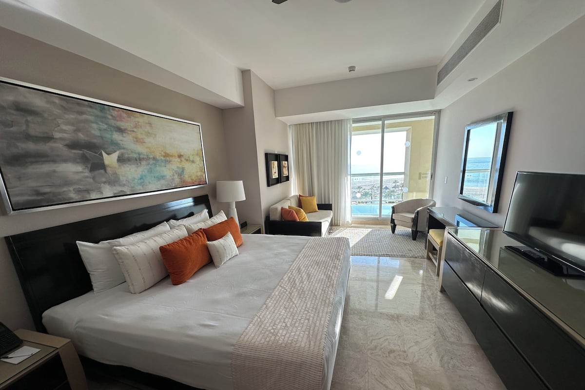 Suite, 1 Bedroom, Balcony