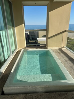 Sviitti, 1 makuuhuone, parveke | Ulkoporeallas