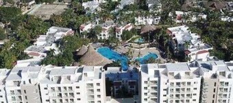Boca Chica Apt w/Pool, Balcony &2min Beach Walk!