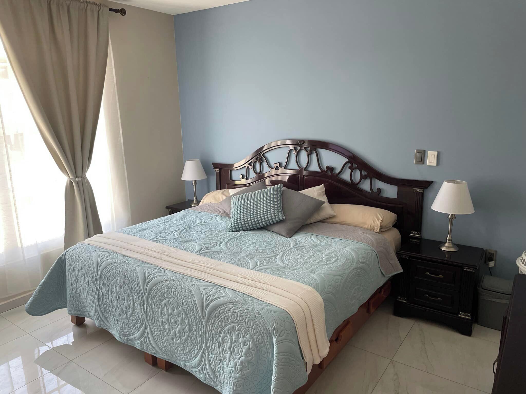2 dormitorios, tabla de planchar con plancha, wifi y ropa de cama