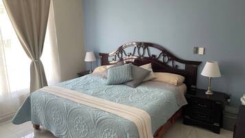 2 bedrooms, iron/ironing board, WiFi, bed sheets