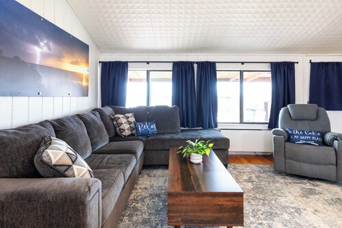 Best Sunsets on the Lake! 2-Bed 1-Bath | Gameroom!