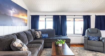 Best Sunsets on the Lake! 2-Bed 1-Bath | Gameroom!