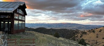 Luxury Off-Grid Lodge with the Best Views in Montana