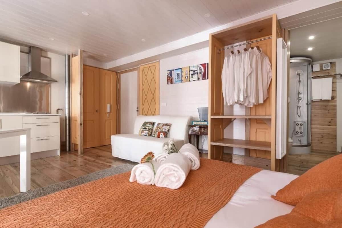 Studio, Balkon, Stadtblick