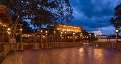Cabin at Westgate River Ranch – Sleeps 4 Standard Lock-Off Memorial Weekend 2026