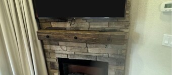 Cabin at Westgate River Ranch – Sleeps 4 Standard Lock-Off Memorial Weekend 2026