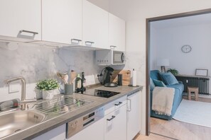 Fridge, microwave, stovetop, dishwasher - Cozy Bergzeit 230: Mountain view | Families | Stylish (Bad Goisern am Hallstättersee)