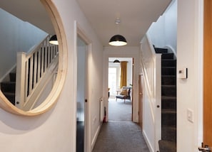 Interior - Garden Relaxation, Easy City Centre Access, Secure Parking, Groups & Families (Nottingham)