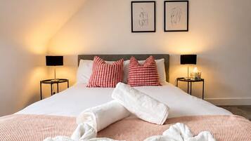 4 bedrooms, desk, iron/ironing board, travel cot