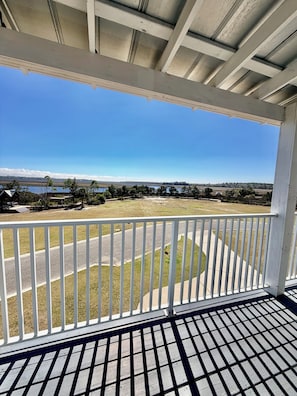 Property grounds - Marvelous 3-bedroom townhome with Pool, Boat Ramp and River Views (St. Marys)