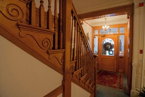 Habitación Confort con 1 cama doble o 2 individuales, vistas al patio | Interior