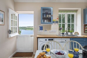 Kühlschrank, Mikrowelle, Ofen, Toaster