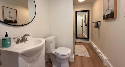 Tiny, Budget Friendly 1 Bedroom Central CT