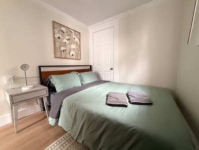 Tiny, Budget Friendly 1 Bedroom Central CT