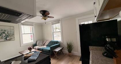 Tiny, Budget Friendly 1 Bedroom Central CT