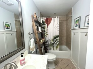 Shower, hair dryer, towels, soap - Lovely 4-Bedroom, Close to everything including Augusta Nationals (Martinez)