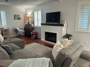 Living area - Lovely 4-Bedroom, Close to everything including Augusta Nationals (Martinez)