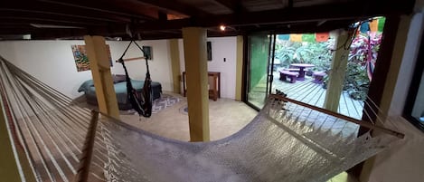 Maison, 2 chambres, patio | Coin séjour