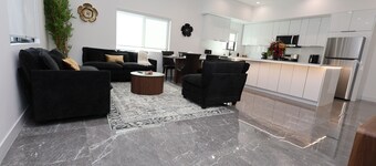 Entire House , NEW ,Private , Shiny Clean, conveniently located
