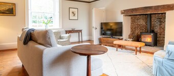 River House -  a historic holiday cottage that sleeps 8 guests  in 4 bedrooms