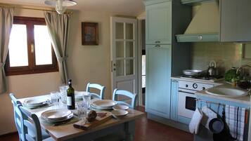 Appartement, non-fumeurs, vue colline | Restauration