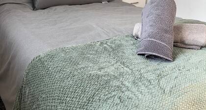 Cozy broadway apartment