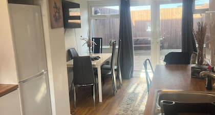 Cozy broadway apartment