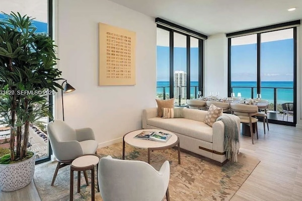 Luxury Penthouse, 3 Bedrooms, Ocean View | Living area | TV
