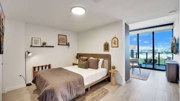 Luxury-Apartment, 1 Schlafzimmer, Meerblick | Individuell dekoriert, individuell eingerichtet, Schreibtisch