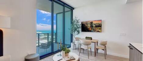 Exclusive Condo, 1 King Bed with Sofa bed, Ocean View | Living area
